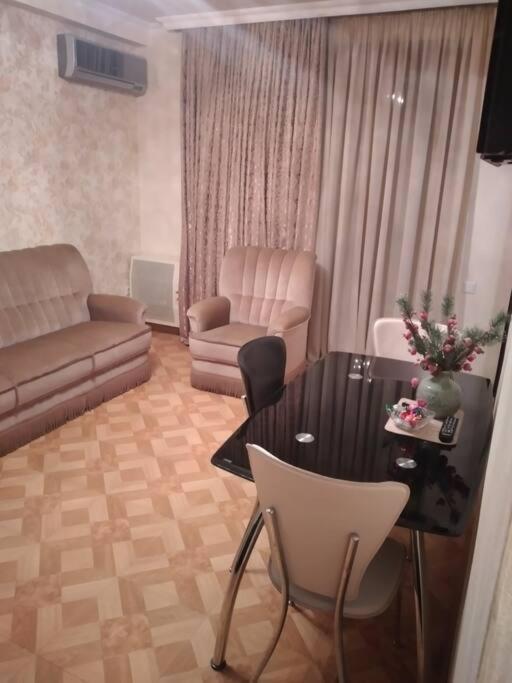 Izi'S Cozy Apartment Кутаиси Екстериор снимка