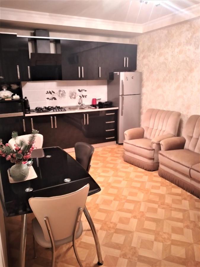 Izi'S Cozy Apartment Кутаиси Екстериор снимка