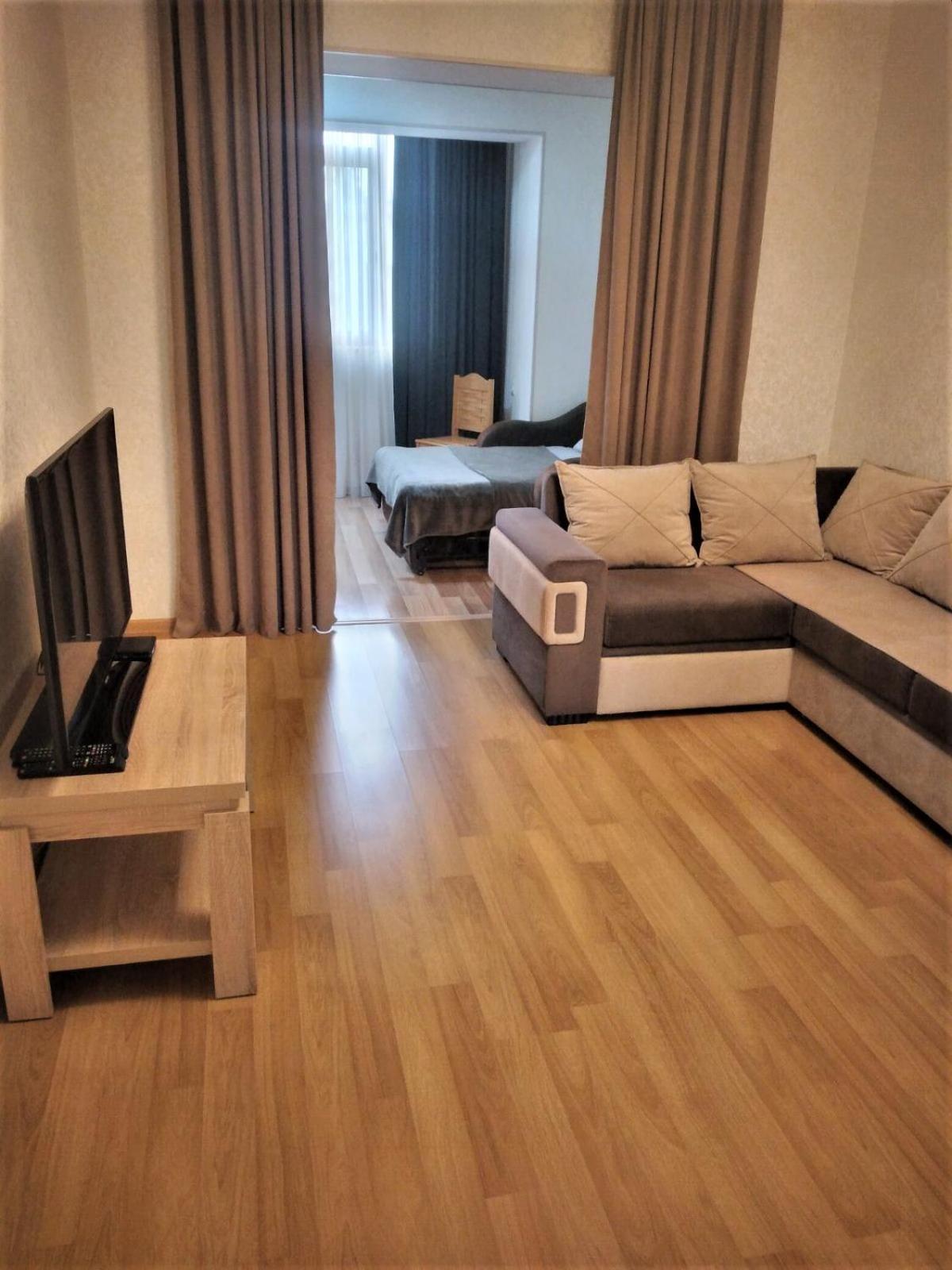 Izi'S Cozy Apartment Кутаиси Екстериор снимка