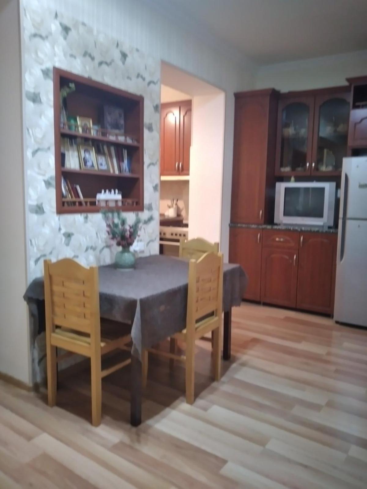 Izi'S Cozy Apartment Кутаиси Екстериор снимка